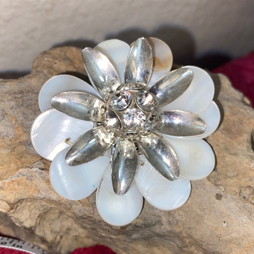 Upcycled Vintage Mother of Pearl Flower Broach